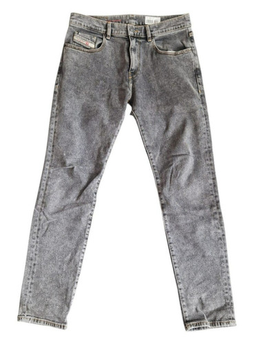 Diesel 2019 strukt - diesel, d-strukt