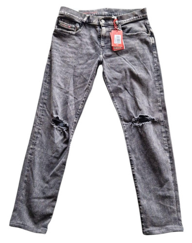 Diesel 2019 strukt - diesel, d-strukt